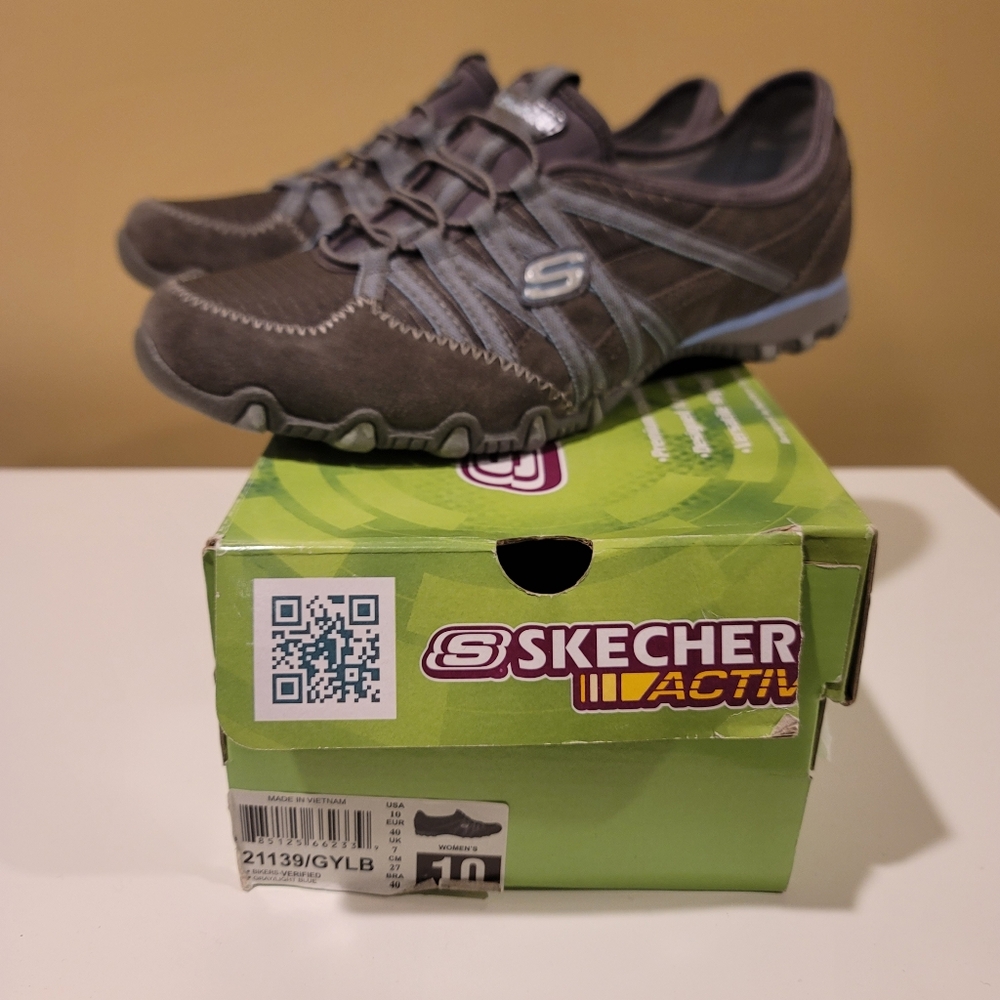 New Skechers Size 10